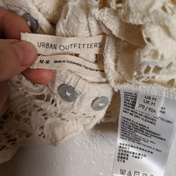 Lace crop top - Picture 3 of 3